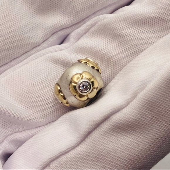 Retired Pandora two-tone Flower Bead Charm in Gold and Silver - Picture 3 of 4